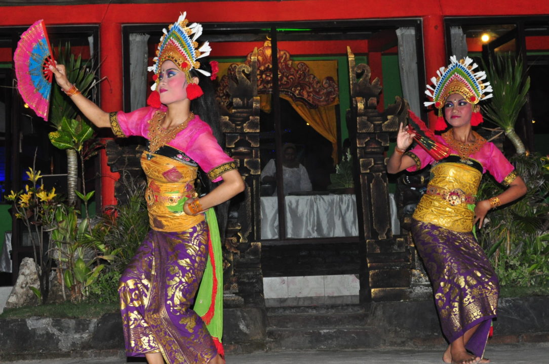 paket tour indonesia nepal